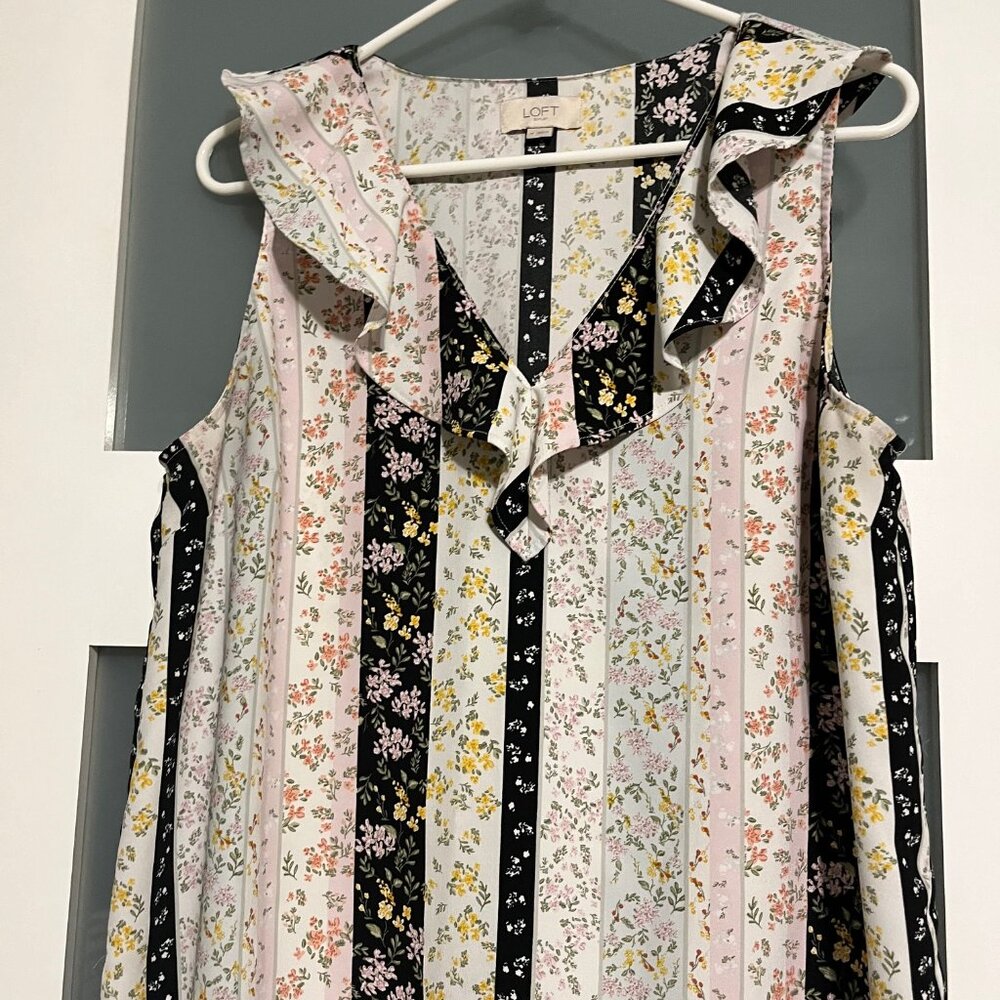 Loft Sleeveless Floral Blouse - Medium